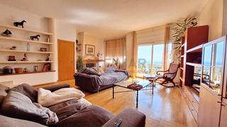 Casa adossada  Carrer lleida. Casa con vistas al mar y piscina comunitaria