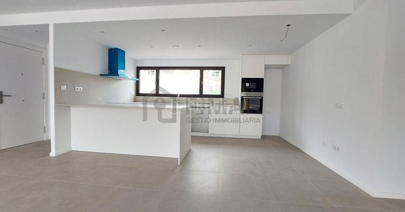 Foto e6ba083e-8dd7-49cf-9e57-b06958aaf495. Alquiler piso  a estrenar, céntrico y con terraza en Cabrils