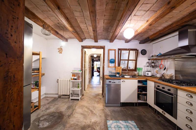 Foto 6cdf5a84-8f8b-4108-afca-f94cb76bdeb0. Local comercial a Raval Barcelona