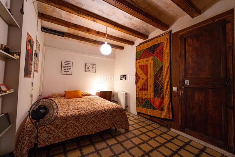 Foto a86c7054-56d4-4f26-b006-09aabc838bc5. Local comercial a Raval Barcelona