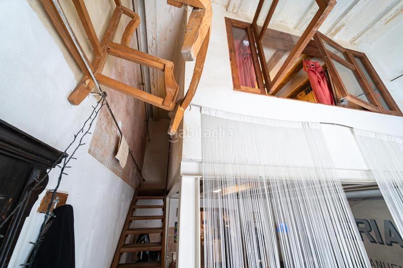 Foto b74b8bd2-87fc-4221-b4cc-89ce46c6e9ec. Local comercial a Raval Barcelona