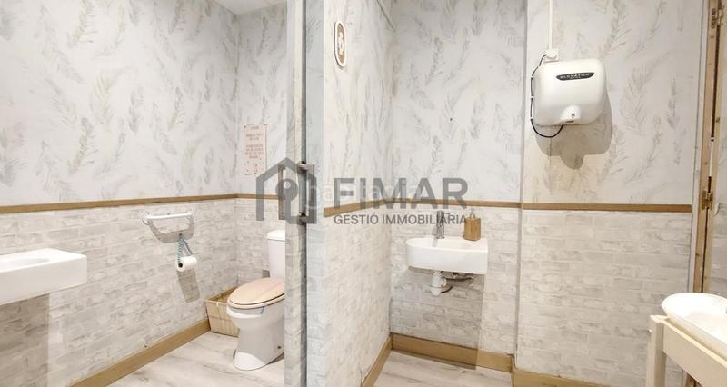 Foto 06fbd8ec-dbc0-4127-89e4-bd477af8ac30. Alquiler local comercial local comrecial a en Centre Castelldefels