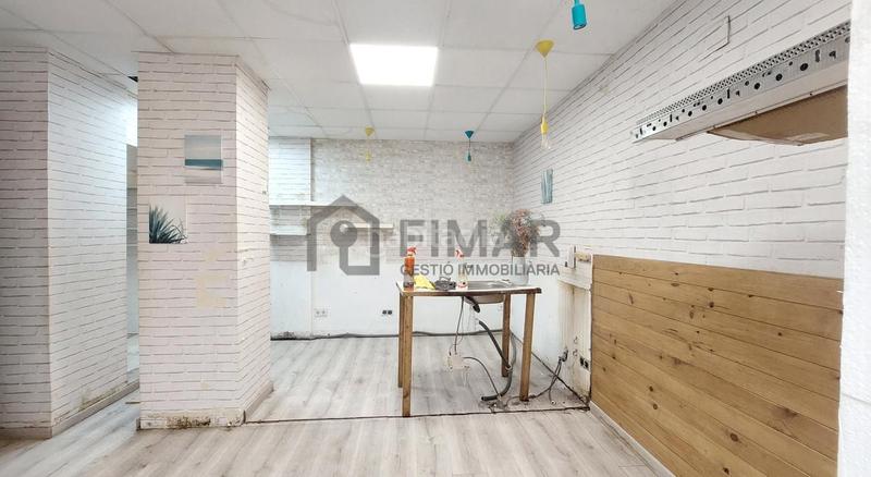 Foto 37df05dd-f2aa-46c2-b1a2-0dcbc4410b59. Lloguer local comercial a Centre Castelldefels