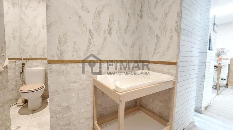 Foto be3f59dd-5adf-4ab5-aa74-4a517d3039df. Location local commercial dans Centre Castelldefels