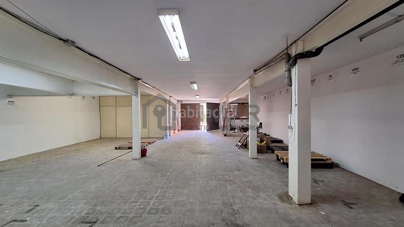 Foto af836c63-d353-4a5a-93df-71ece0286613. Local comercial local oficinaalmacén de 400 m gran oportunidad! en Tiana