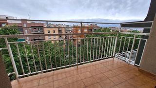 Appartement  Carles padrós. Piso luminoso de 3 hab en el barrio de molins
