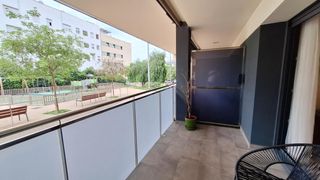 Erdgeschoss  Josep sabater i sust. 2 hab, terraza, parking y trastero en mataró
