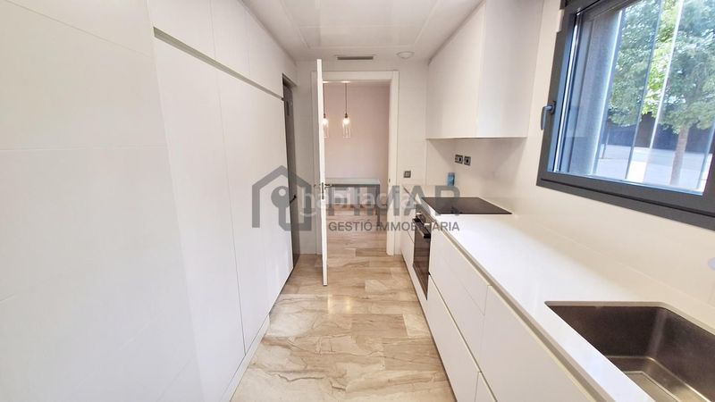Foto 9aa6aabf-47b5-4fde-8dfb-b1b3183e57f1. Planta baixa amb calefacció aparcament a Centre Mataró
