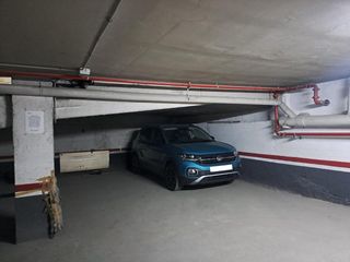 Aparcament cotxe a calle d'Enric Borràs