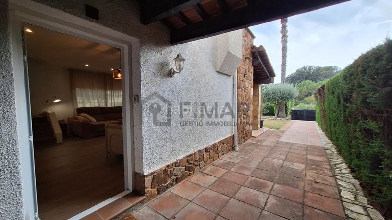 Foto 19d5b42b-ca26-4c3c-a71a-feac0d297fee. Casa amb aparcament a Vilassar de Dalt
