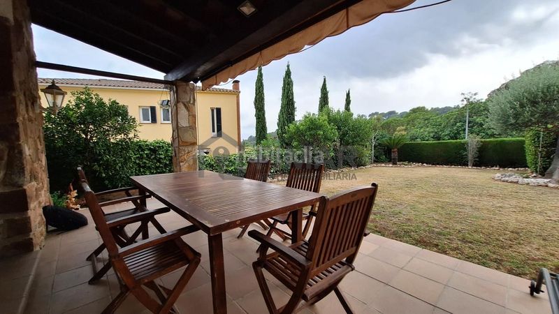 Foto 2f43a7d6-5029-407a-a5bd-4e470f08860b. Casa amb aparcament a Vilassar de Dalt