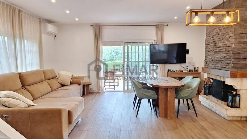 Foto 3955c26c-2585-46c8-96df-7a3f85557193. Casa amb aparcament a Vilassar de Dalt