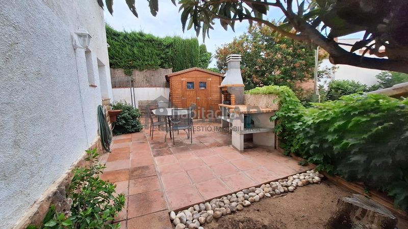 Foto 4e8e7bf3-7a0f-4a88-8254-1368360cade1. Casa amb aparcament a Vilassar de Dalt