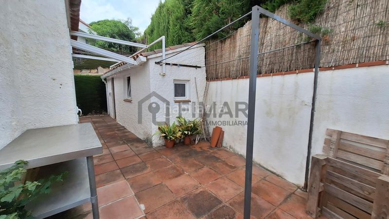 Foto c423abe1-f97a-424d-babf-8ec1ebda03ee. Casa amb aparcament a Vilassar de Dalt