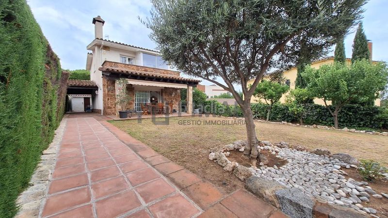Foto cc409f3c-d0c9-4756-8634-c3ad46cf7536. Casa amb aparcament a Vilassar de Dalt
