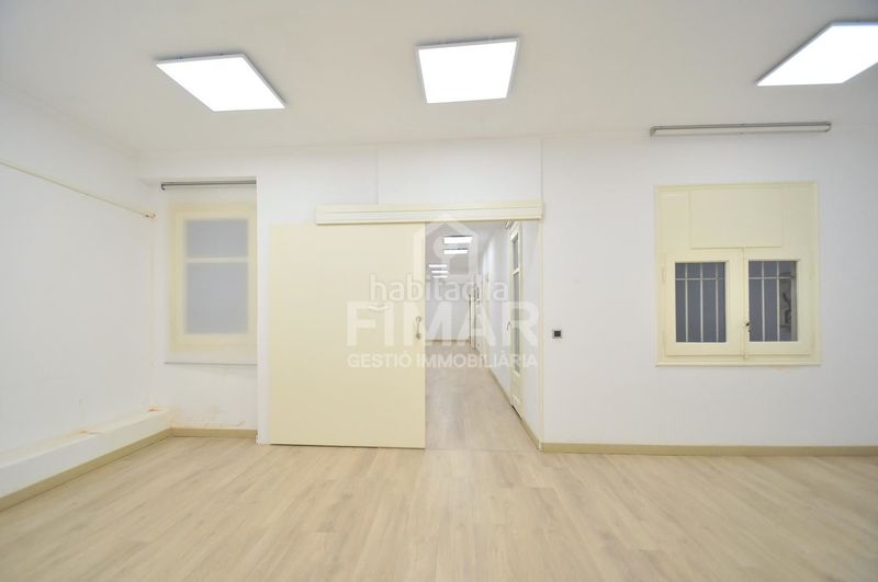 Foto f76fa9d8-cb74-45b3-bd04-4e34279f3855. Local comercial a Gòtic Barcelona