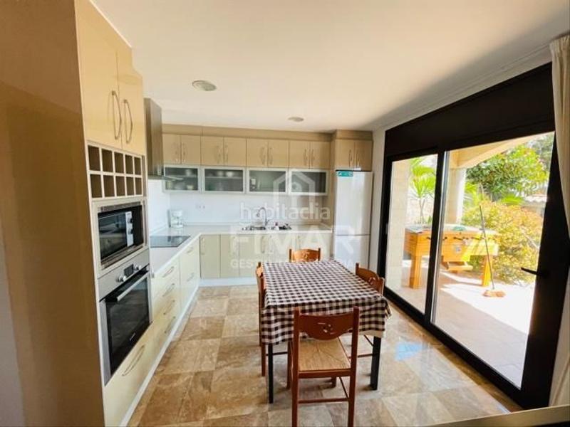 Foto 13debc6b-8677-4bdd-8b0f-71c26d43ef0c. Casa chalet de tres viviendas seminuevo en Mas Mora-Sant Daniel Tordera