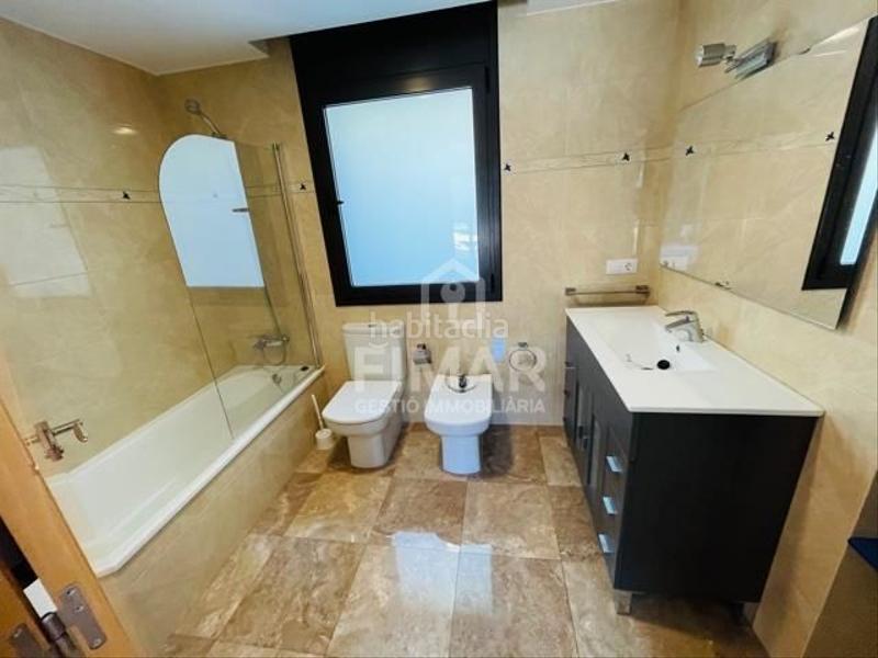 Foto 1a718a83-1b0d-495f-8265-f575c21da6a3. Casa chalet de tres viviendas seminuevo en Mas Mora-Sant Daniel Tordera