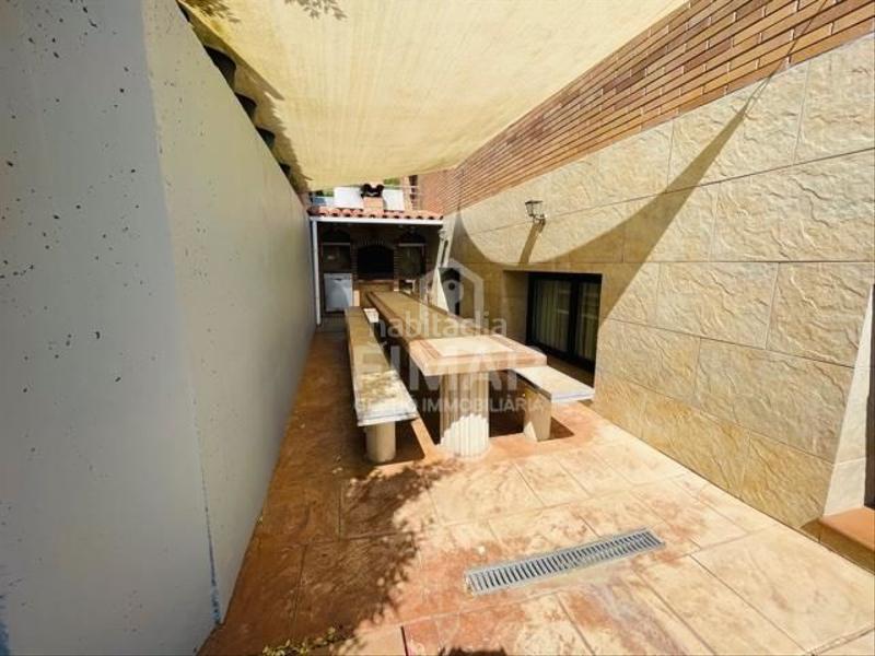 Foto 2746af31-9c5c-404e-bfb3-aaa76e691eb1. Casa chalet de tres viviendas seminuevo en Mas Mora-Sant Daniel Tordera