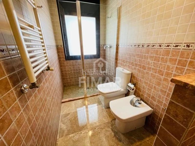 Foto 591facdf-27ce-4161-baf4-5ac39f180513. Casa chalet de tres viviendas seminuevo en Mas Mora-Sant Daniel Tordera