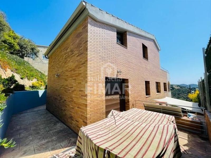 Foto 81c17114-6e0c-4ad5-bb22-fb1a31a5f84a. Casa chalet de tres viviendas seminuevo en Mas Mora-Sant Daniel Tordera