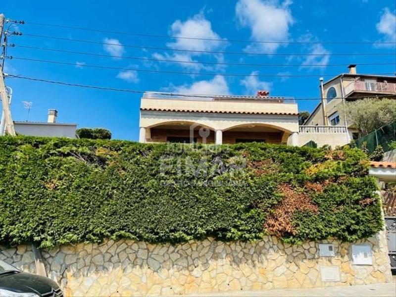 Foto ab27a575-7d00-4aa5-8830-38eb28c6a623. Casa chalet de tres viviendas seminuevo en Mas Mora-Sant Daniel Tordera