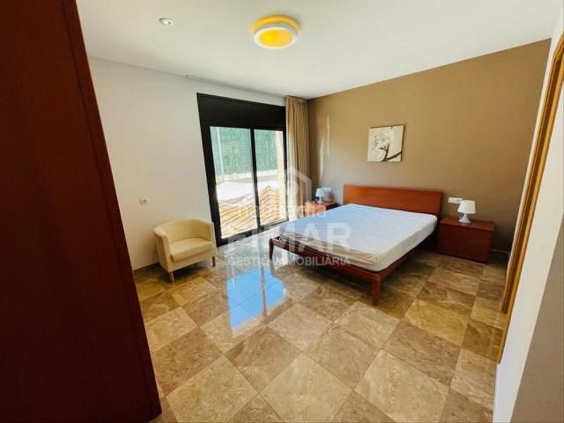 Foto c2a300f2-ea65-4a66-bdce-ffb5c65ff6e0. Casa chalet de tres viviendas seminuevo en Mas Mora-Sant Daniel Tordera