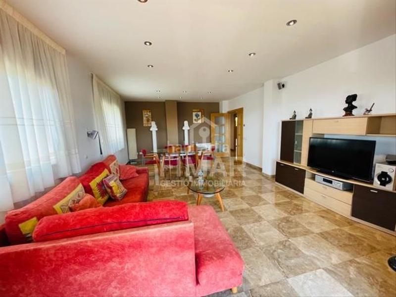 Foto c8da4de8-e563-4d5a-a6d6-4fd9f5d22267. Casa chalet de tres viviendas seminuevo en Mas Mora-Sant Daniel Tordera