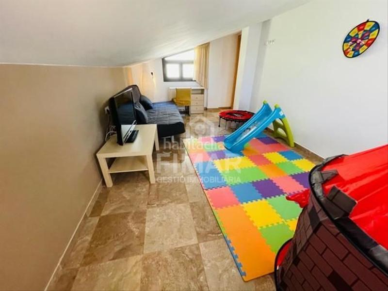 Foto e10735bb-57c4-4b0c-8b0f-12600088a466. Casa chalet de tres viviendas seminuevo en Mas Mora-Sant Daniel Tordera