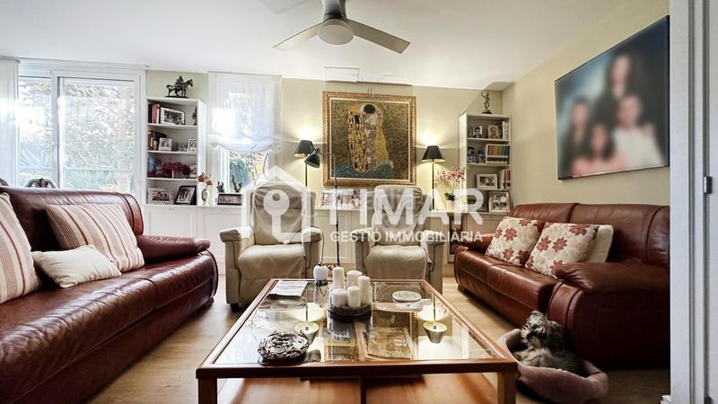 Foto f1d0124e-9da0-40e1-b0ad-96e4f1c80430. Haus mit heizung parking in Sud Argentona