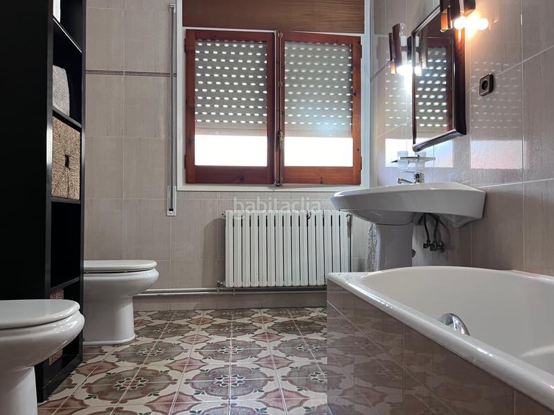 Foto 0f8c4ef0-1ea6-4e92-a4c0-0b01655f4fdd. Casa amb xemeneia calefacció aparcament a Alella