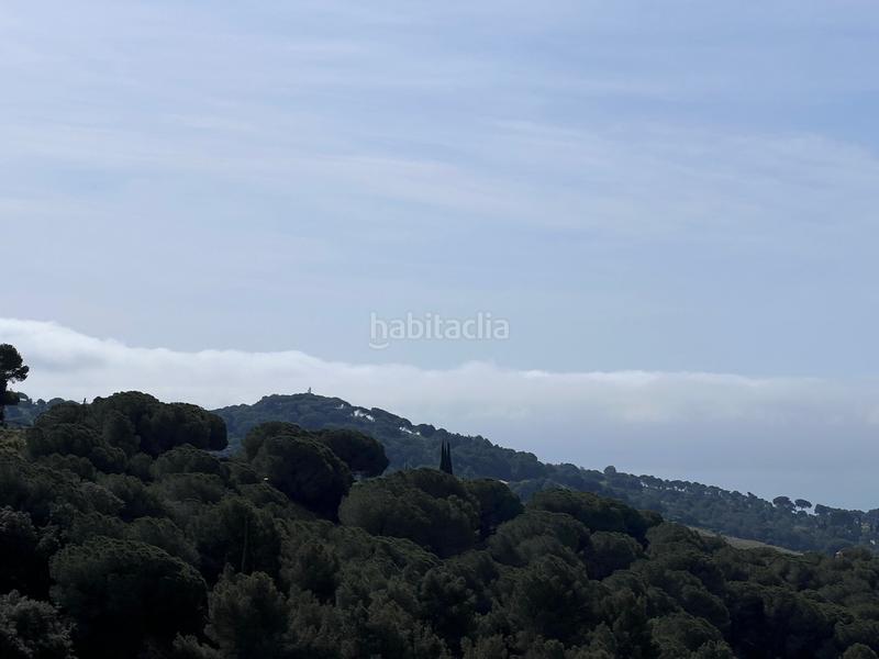 Foto 2193aebc-d92e-4b28-b08f-e651ea72cf1a. Casa amb xemeneia calefacció aparcament a Alella