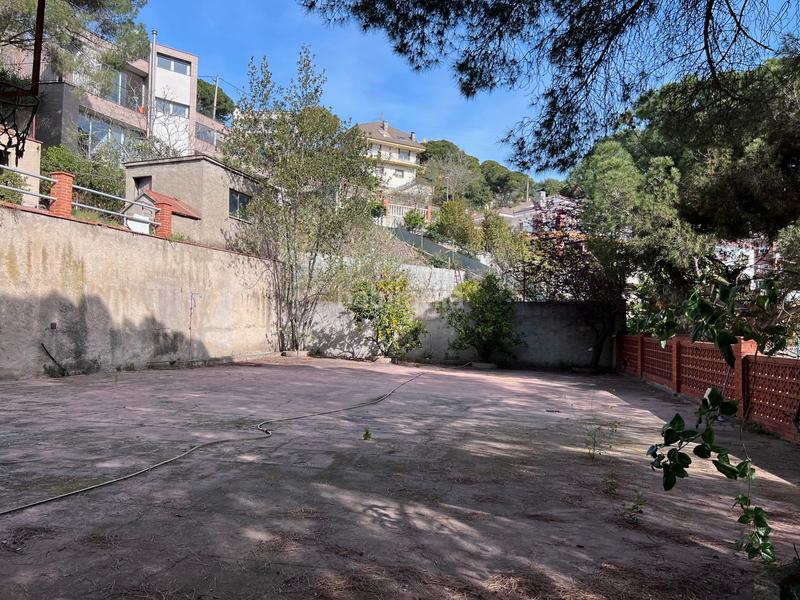 Foto 22297cd7-4eae-420f-a6cb-589df7576f8c. Casa amb xemeneia calefacció aparcament a Alella