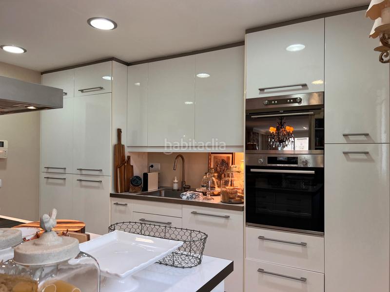 Foto f5152f11-315f-49c4-9a1a-c535ee0f9004. Casa en exclusiva, casa a tres vientos con jardín y piscina privada en Tiana