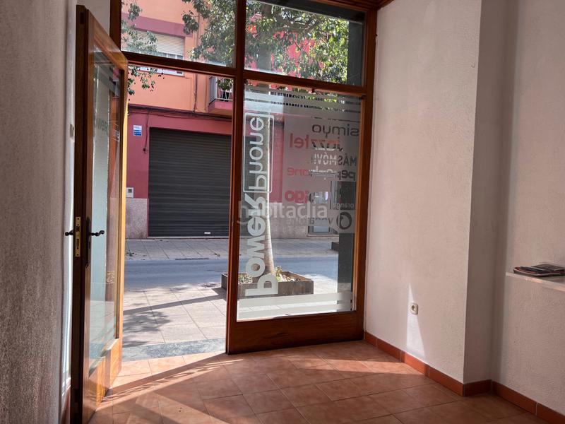 Foto 0cc52c11-e3f7-4ea4-adfa-c6a9d4427e54. Local comercial  a pie de calle en Mataró