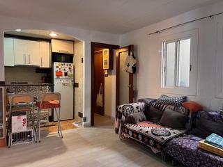 Etagenwohnung in La Salut. Piso en zona con todos los servicios.