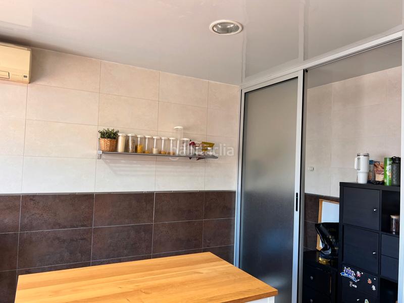 Foto 5de98d28-4451-4962-88b3-a242e116e3fc. Triplex with fireplace heating in Casagemes Badalona