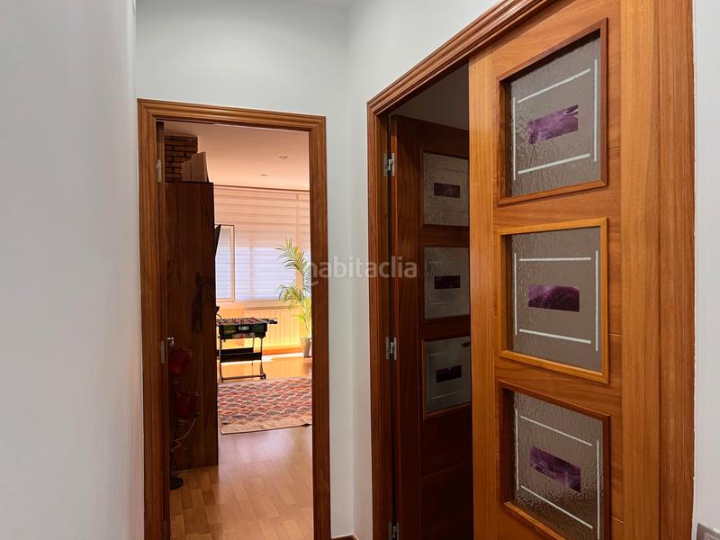 Foto 724d496d-852f-4ec6-8e97-a47c09f783c5. Triplex with fireplace heating in Casagemes Badalona