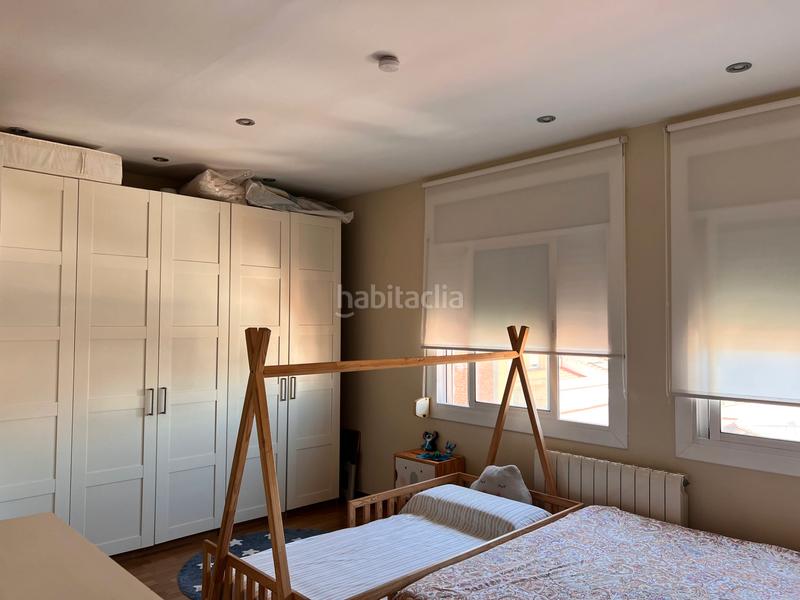 Foto 933966c2-c12a-4ec6-83ac-0c3d1ed02231. Triplex with fireplace heating in Casagemes Badalona