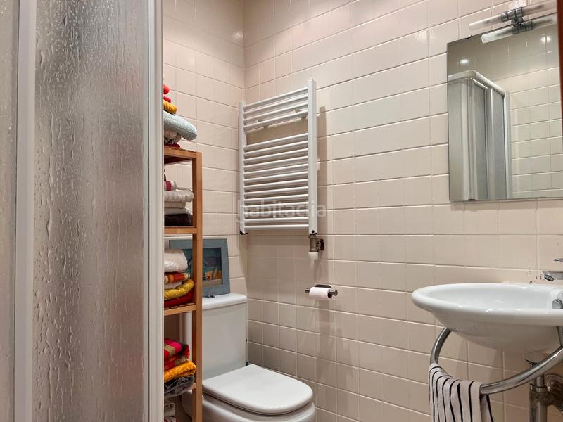 Foto 94344d73-ad12-40db-a9f9-7b8970de7245. Triplex with fireplace heating in Casagemes Badalona