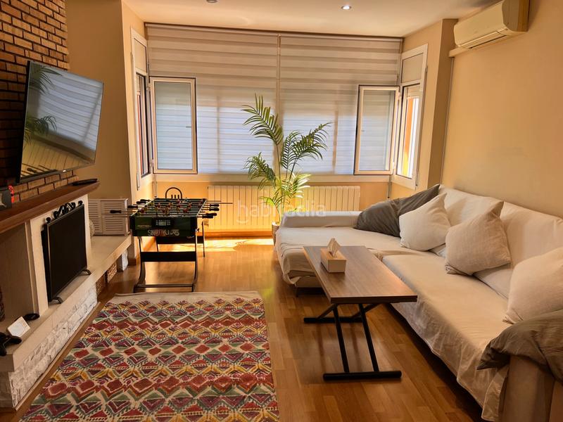 Foto b26a5e0d-05ab-4763-ad7b-d2d3e1fc42d7. Triplex with fireplace heating in Casagemes Badalona