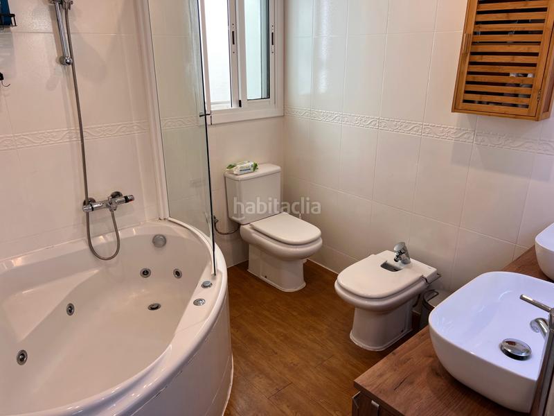 Foto bd370f4c-ae52-4cc4-ae8c-f136013fa877. Triplex with fireplace heating in Casagemes Badalona