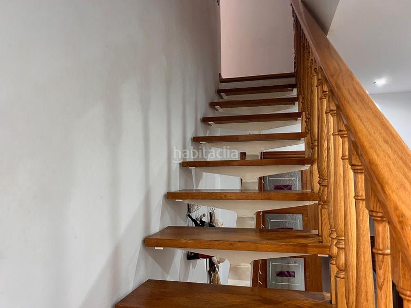 Foto c68b49b0-452b-4bfb-9504-57a2b42b8788. Triplex with fireplace heating in Casagemes Badalona