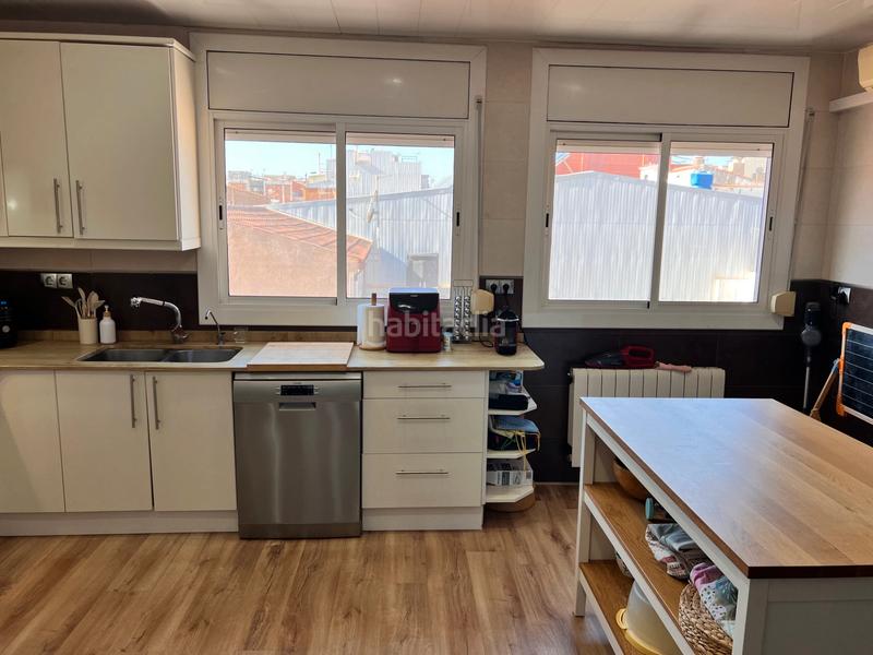 Foto e189f3bb-a0f1-4b3e-8dc8-4241035dcdc2. Triplex with fireplace heating in Casagemes Badalona