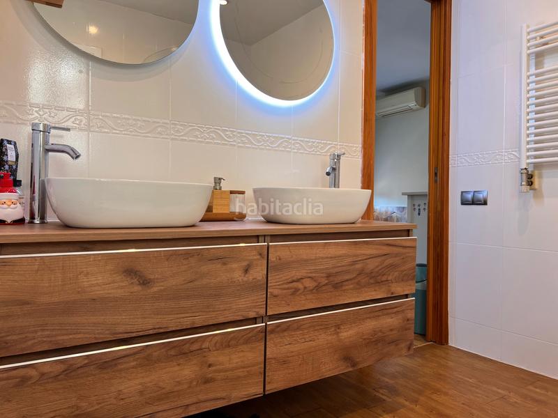 Foto e32f4148-8d56-4b3f-ab90-03a886a17206. Triplex with fireplace heating in Casagemes Badalona