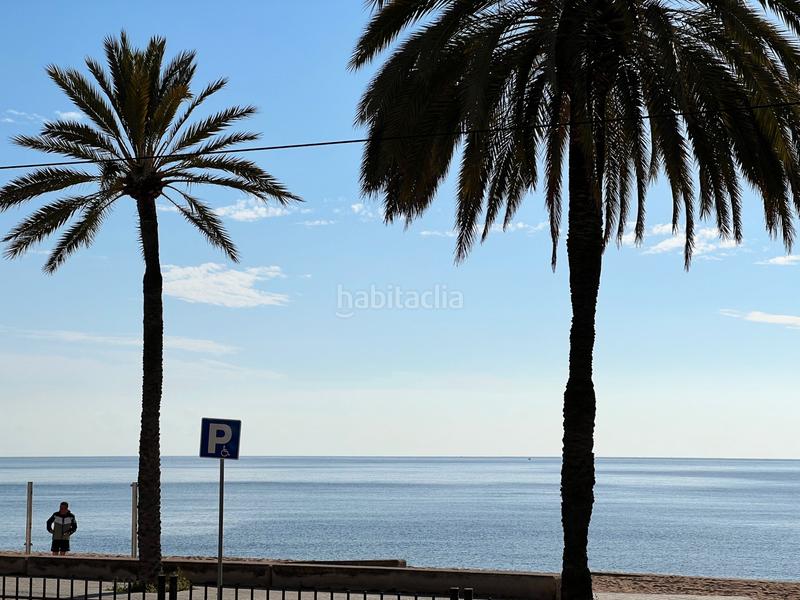 Foto e637e50e-f1fd-4fe9-b35a-4443291d0ce5. Triplex with fireplace heating in Casagemes Badalona