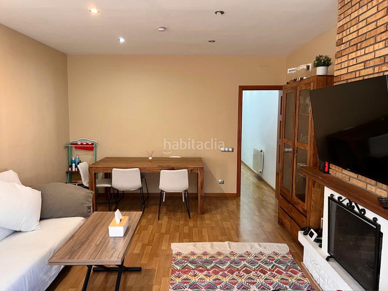 Foto f13aa508-a875-44ce-ad21-be68f212c2e2. Triplex with fireplace heating in Casagemes Badalona