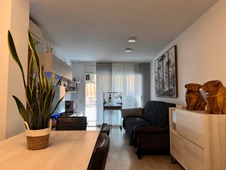 Pis a El Barato. Piso en exclusiva de 80 m² con plaza de parking en la misma finc