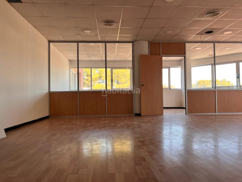 Foto 0de22164-be4b-475a-9c13-a5b5c86d3260. Miete büro in Can Borrell Mollet del Vallès