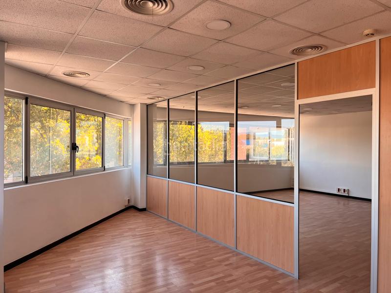 Foto a2fc1d38-7718-4de5-b544-fc1f458c66f1. Miete büro in Can Borrell Mollet del Vallès